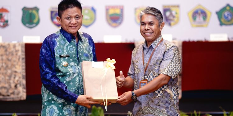 Komitmen Enos Sejahterakan Masyarakat OKU Timur