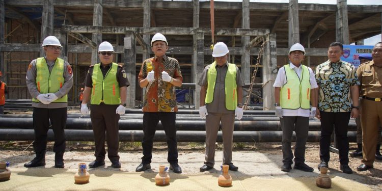 Enos Lanjutkan Bangun GOR Fase ke 3