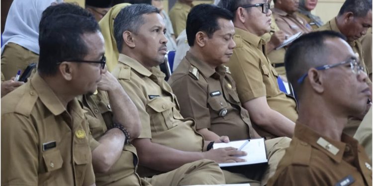 Sejumlah Isu Strategis Dibahas Bupati Enos Dengan Kepala OPD