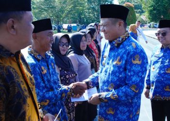 Bupati Enos Ajak ASN OKUT  Bekerja Setulus Hati